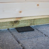 Feuchtigkeitssperre / Gummigranulat Unterleg-Pads für Gartenhäuser 96 Stück Feuchtigkeitssperre / Gummigranulat Unterleg-Pads für Gartenhäuser 96 StückZubehörbild